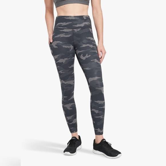 Athleta Ultimate Stash Pocket Camo 7/8 Tight, Heather Grey - Picture 3 of 16
